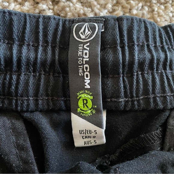 Volcom Frickin Elastic Waist Shorts Mens S Black Chino Drawstring Pockets Skater - Picture 2 of 12